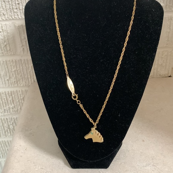 Pierre Cardin Vintage Gold Tone Horse Pendant Necklace - Picture 13 of 14